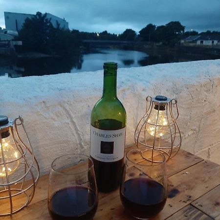 Stunning Riverside Town House With Views Ayrshire 格文 外观 照片
