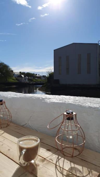 Stunning Riverside Town House With Views Ayrshire 格文 外观 照片