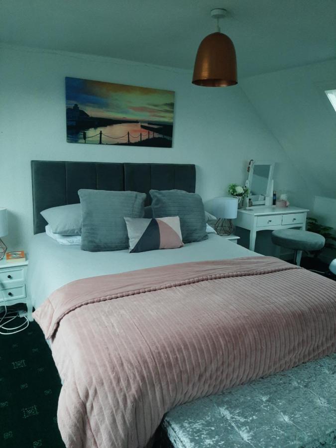 Stunning Riverside Town House With Views Ayrshire 格文 外观 照片