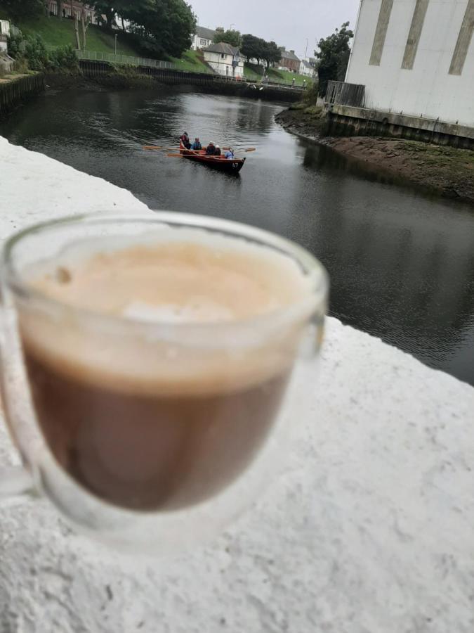 Stunning Riverside Town House With Views Ayrshire 格文 外观 照片