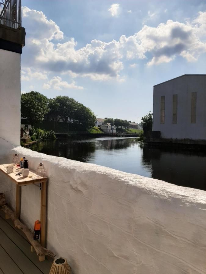 Stunning Riverside Town House With Views Ayrshire 格文 外观 照片
