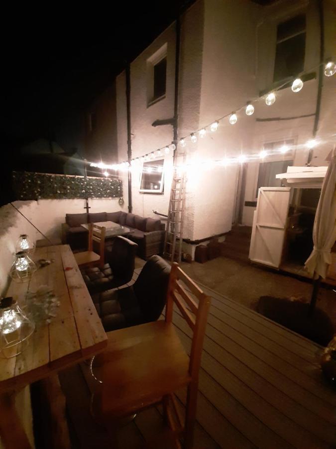 Stunning Riverside Town House With Views Ayrshire 格文 外观 照片