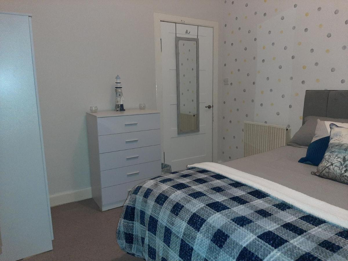 Stunning Riverside Town House With Views Ayrshire 格文 外观 照片