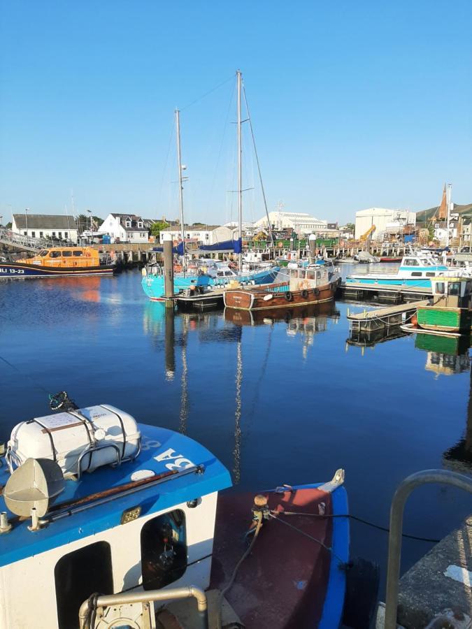 Stunning Riverside Town House With Views Ayrshire 格文 外观 照片